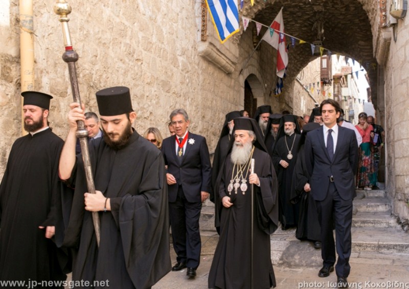 ذوكصولوجي في كنيسة القيامة المقدسة بمناسبة عيد الاويخي اليوناني